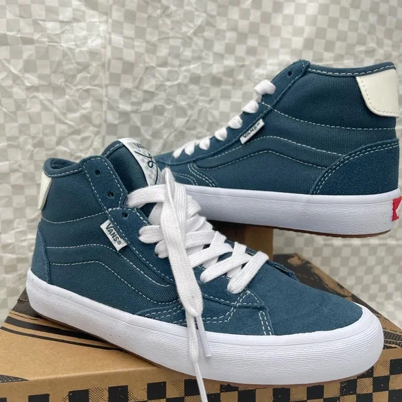 Vans WMNS The Lizzie
Teal Sneakers 
VN0A4BX1TEA
 High-Tops with White Accents - Picture 10 of 16
